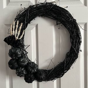 Halloween 18 in grapevine wreath